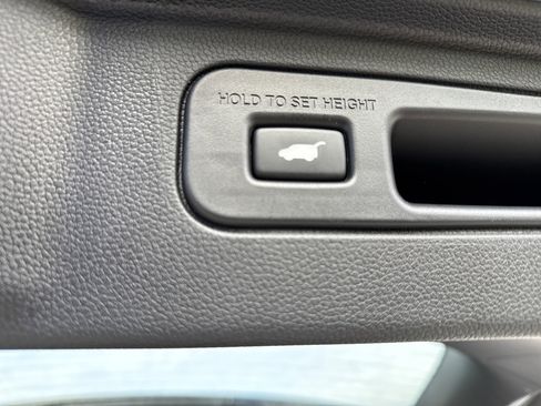 Used 2025 Honda Pilot Touring image 36