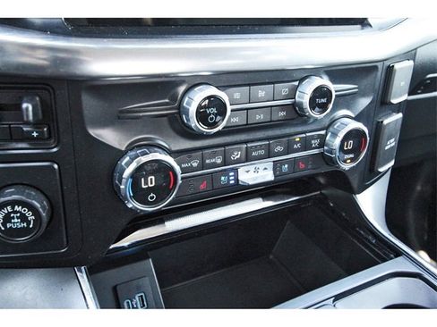 Used 2021 Ford F150 Lariat image 24