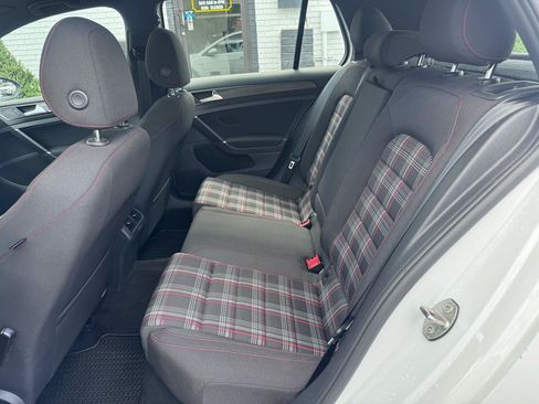 Used 2018 Volkswagen GTI SE FWD image 14