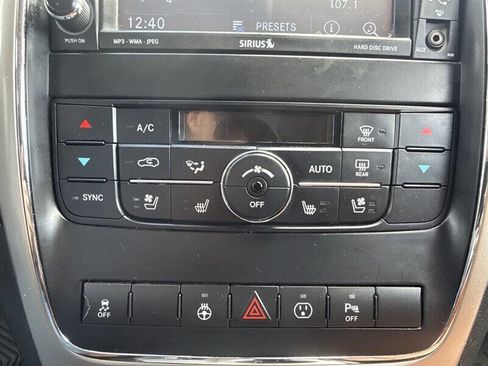 Used 2013 Jeep Grand Cherokee Overland AWD/4WD image 32