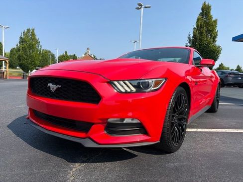 Used 2017 Ford Mustang Coupe RWD image 2