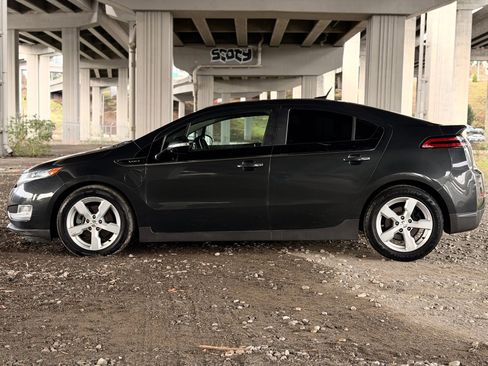 Used 2014 Chevrolet Volt Premium w/ Premium Trim Package image 4