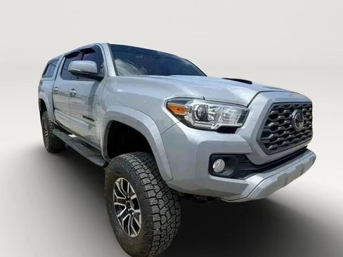 Used 2020 Toyota Tacoma TRD Sport AWD/4WD image 17
