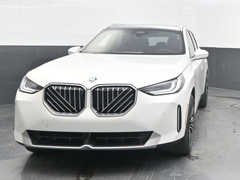 Used 2025 BMW X3 xDrive30i w/ Premium Package image 10