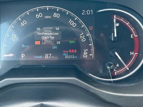 Certified 2025 Toyota RAV4 XLE FWD image 32