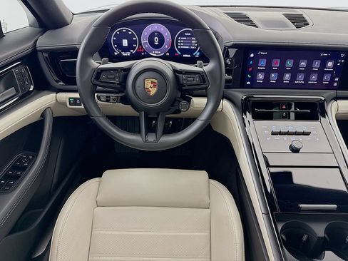 Certified 2025 Porsche Panamera 4 AWD/4WD image 24