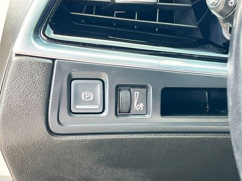 Used 2022 Cadillac XT6 Premium Luxury image 10