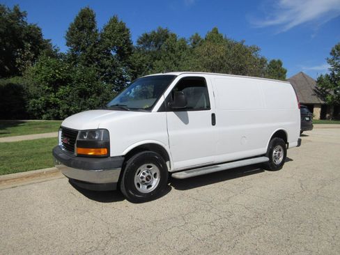 Used 2020 GMC Savana 2500 w/ Driver Convenience Package RWD image 2
