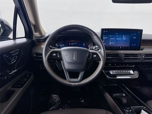 Used 2025 Lincoln Corsair Reserve w/ Jet Appearance Package image 3