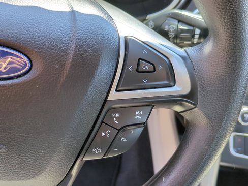 Used 2020 Ford Fusion SE FWD image 17