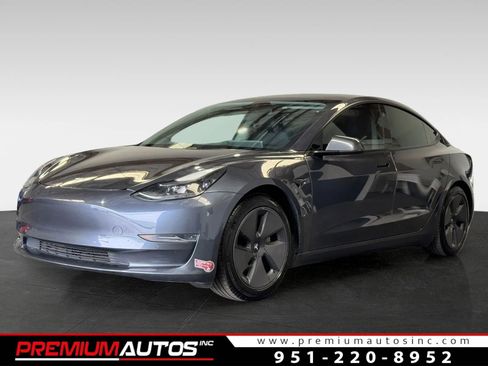 Used 2021 Tesla Model 3 Standard Range Plus image 1