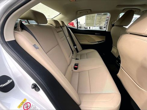 Used 2017 Lexus IS 300 AWD image 23