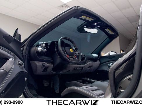 Used 2022 Ferrari F8 Tributo RWD image 47