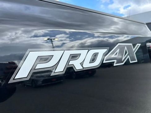 Used 2021 Nissan Titan PRO-4X w/ Pro-4x Convenience Package image 9