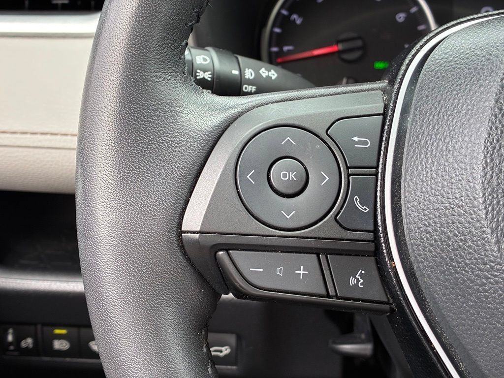 Used 2021 Toyota RAV4 XLE Premium FWD image 22