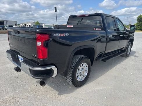 Used 2024 Chevrolet Silverado 2500 LTZ AWD/4WD image 7
