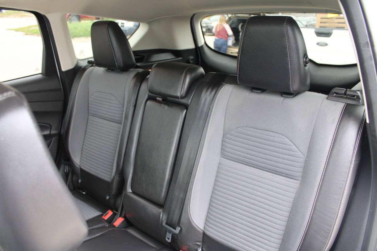 Used 2018 Ford Escape SE w/ SE Sport Appearance Package AWD/4WD image 17