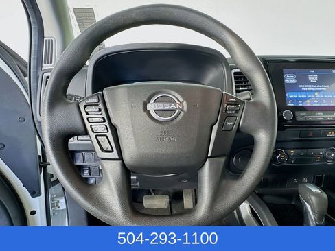 Used 2022 Nissan Frontier SV image 11