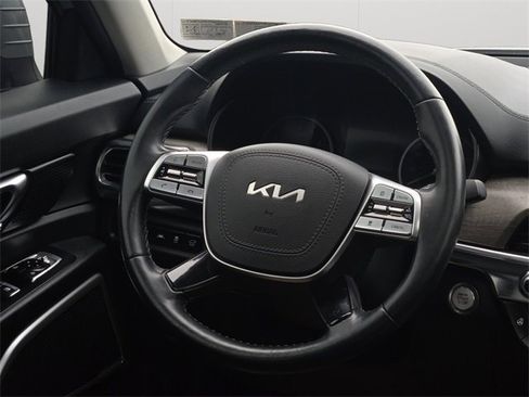 Used 2022 Kia Telluride EX w/ EX Premium Package image 19