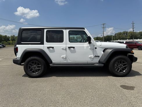 Used 2024 Jeep Wrangler Sport S image 8