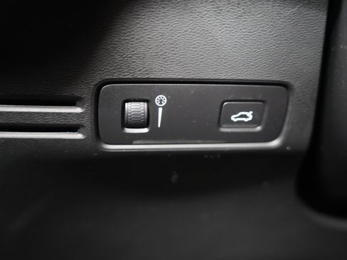 Used 2019 Volvo XC40 T5 Inscription image 22