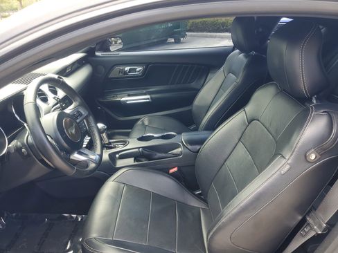 Used 2016 Ford Mustang Premium RWD image 10