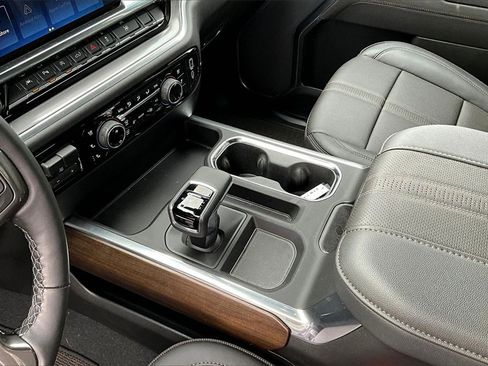 Used 2026 Chevrolet Silverado 1500 High Country w/ Technology Package image 5