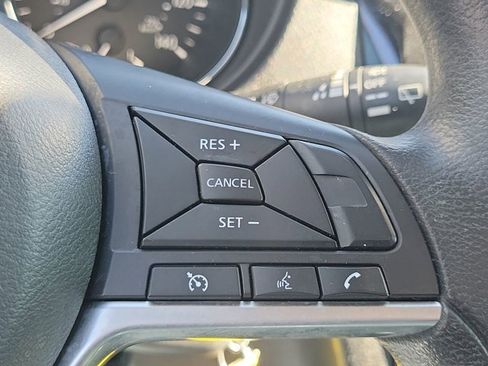 Used 2020 Nissan Rogue S image 31