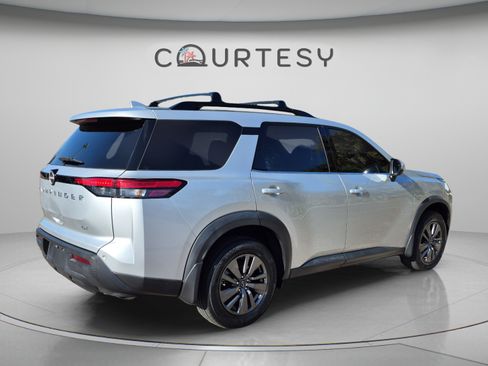 Certified 2022 Nissan Pathfinder SV FWD image 7
