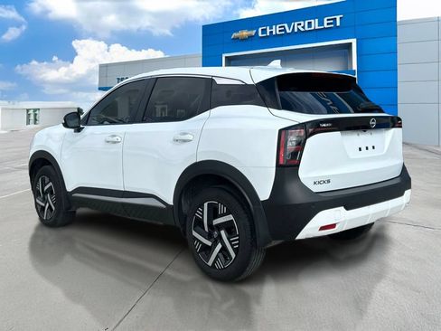 Used 2025 Nissan Kicks SV FWD image 7