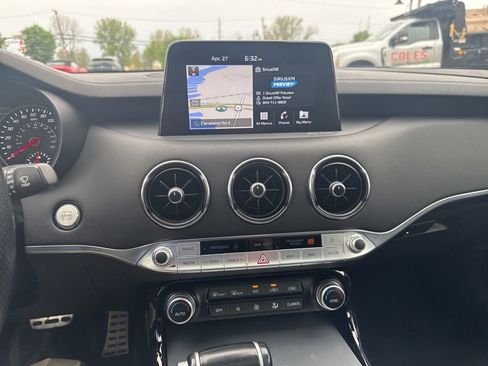 Used 2020 Kia Stinger GT1 AWD/4WD image 18