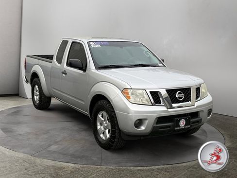 Used 2012 Nissan Frontier SV image 1