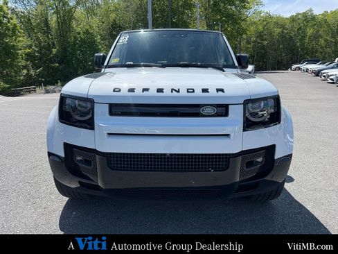 Used 2023 Land Rover Defender 110 V8 AWD/4WD image 3