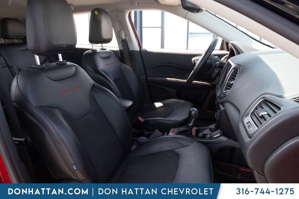 Used 2018 Jeep Compass Trailhawk w/ Cold Weather Group AWD/4WD image 20