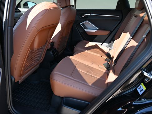 Used 2021 Audi Q3 2.0T Premium Plus w/ Premium Plus Package AWD/4WD image 18