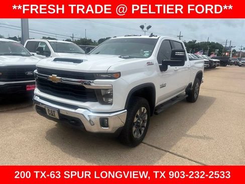 Used 2025 Chevrolet Silverado 2500 LT w/ Texas Edition AWD/4WD image 3
