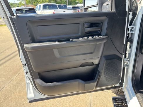 Used 2024 RAM 2500 Tradesman w/ Chrome Appearance Group AWD/4WD image 21