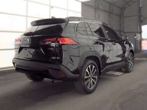 Used 2024 Toyota Corolla Cross XLE FWD image 4
