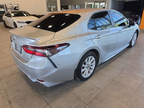 Used 2022 Toyota Camry SE FWD image 7