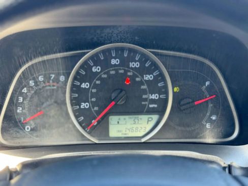 Used 2013 Toyota RAV4 XLE AWD/4WD image 32