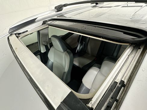 Used 2015 Toyota RAV4 Limited w/ Technology Package FWD image 21