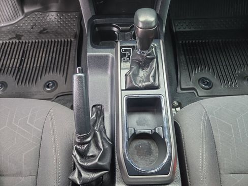 Used 2019 Toyota Tacoma TRD Sport image 16