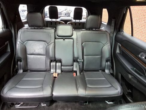 Used 2017 Ford Explorer Limited w/ Equipment Group 301A AWD/4WD image 8