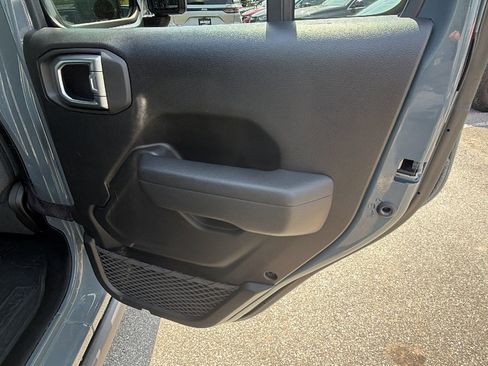 Used 2025 Jeep Wrangler Willys image 20