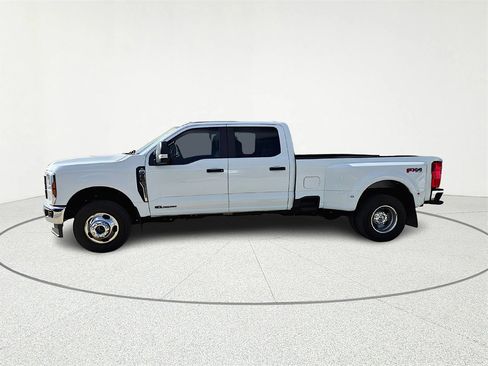 Used 2024 Ford F350 XL image 3