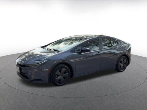 Used 2025 Toyota Prius LE image 8