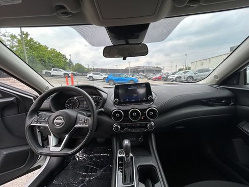 Used 2025 Nissan Sentra SV FWD image 23