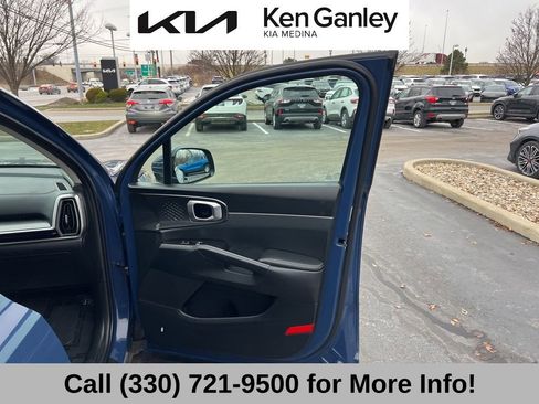 Certified 2025 Kia Sorento S w/ Panoramic Sunroof Package image 59