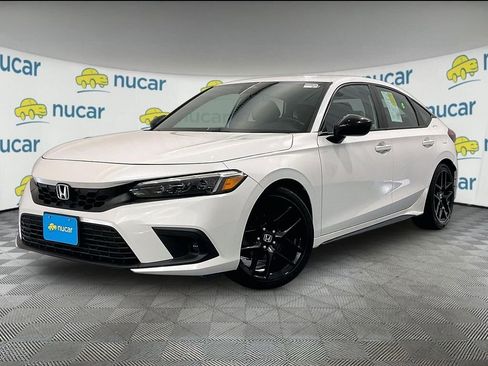 Used 2023 Honda Civic Sport image 3