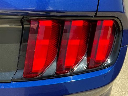 Used 2015 Ford Mustang Premium RWD image 20